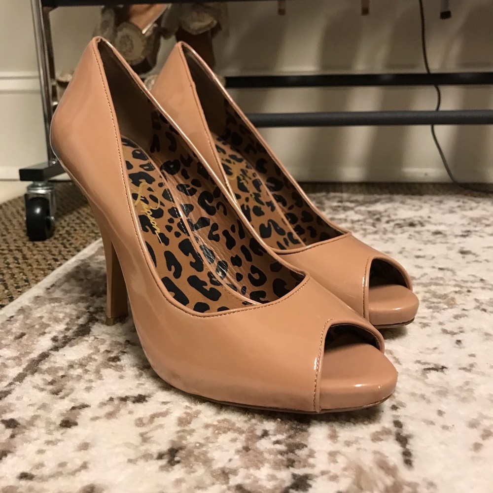 👠 JESSICA SIMPSON TAN PEEP TOE HEELS SIZE 10
